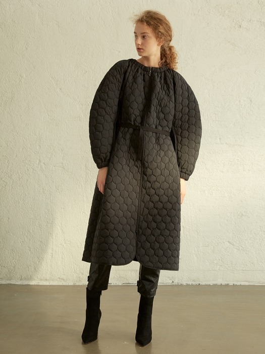 Volume Sleeve Quilted Coat _ BLACK