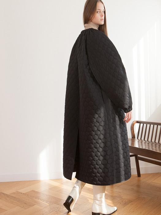 Volume Sleeve Quilted Coat _ BLACK