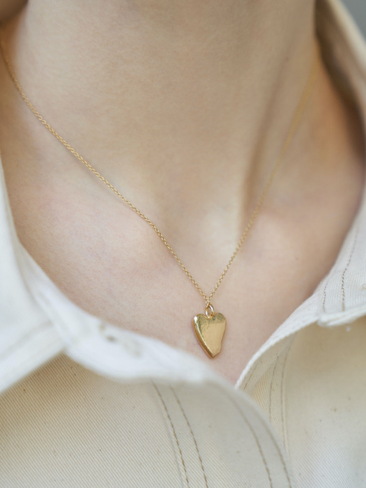 FLOW Sand Heart Necklace