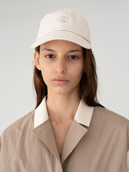 BASEBALL CAP WITH EMBROIDERED LOGO (CREAM)