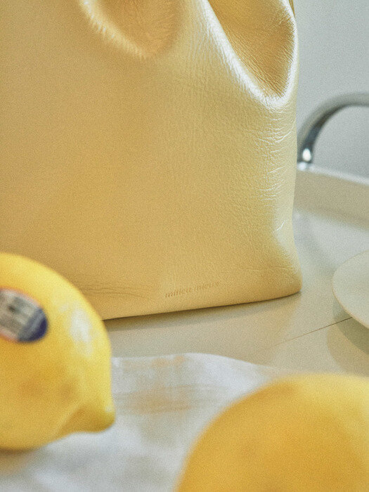[단독]Pli Bag_custard yellow