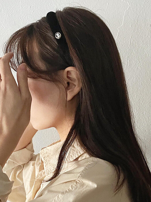 Vintage Mood Cameo Velvet Slim HairBand [Black] 카메오 벨벳 슬림 헤어밴드 머리띠