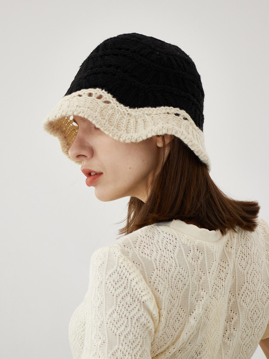 Shell Knit Bucket Hat (Black & Ivory)