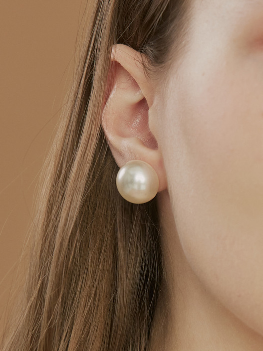 PUMPKIN PEARL EARRING