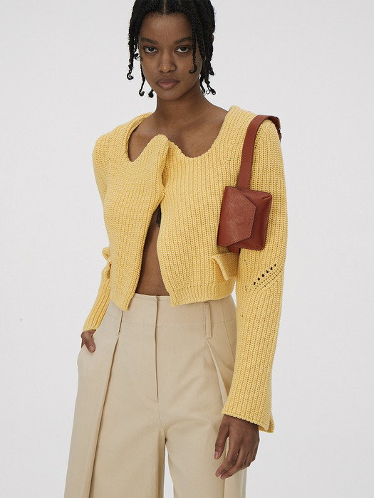 CHUNKY CURVED NECK DETAIL CARDIGAN (YELLOW)