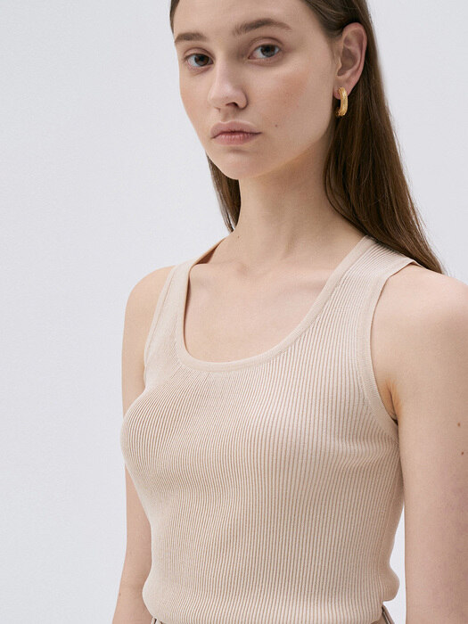 [단독]U Neck Rib Sleeveless Knit Top-Light Beige