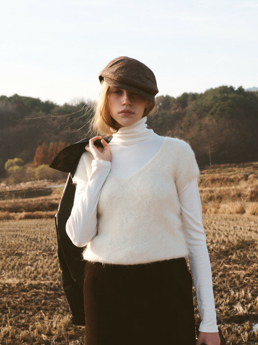 [EXCLUSIVE] Sienna v-neck short sleeve knit (Ivory)