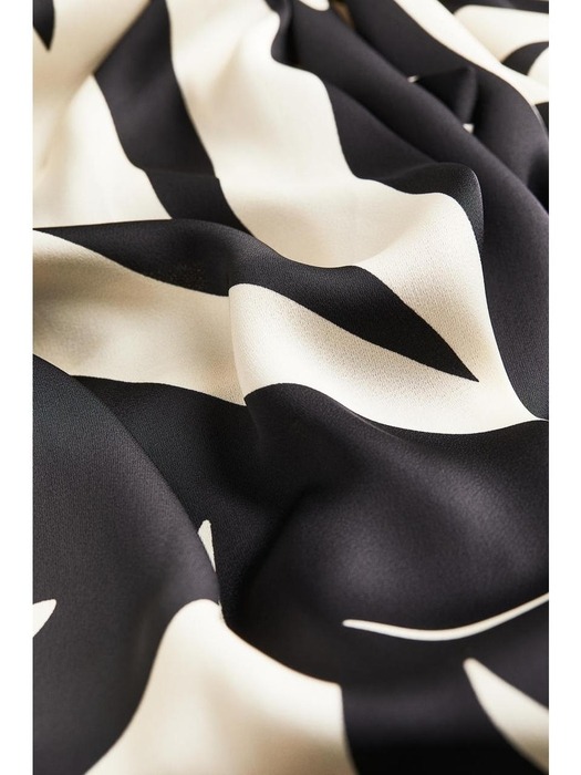 벌룬 슬리브 랩스타일 드레스 블랙/패턴 1142087004