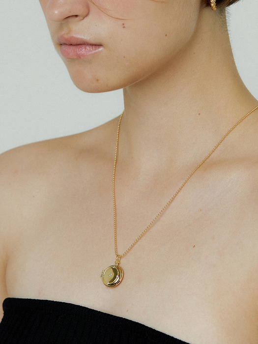 Locket Necklace (Gold)