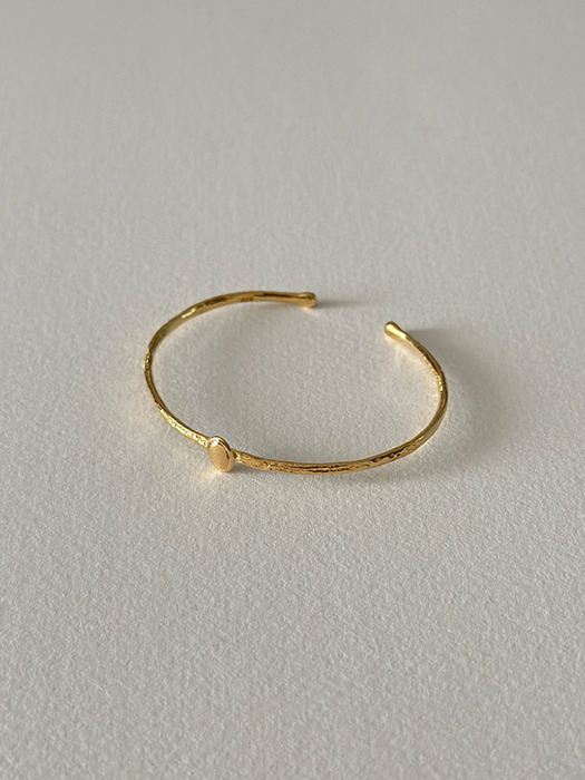 COLLECTION_THE OVAL_Classic oval bangle bracelet