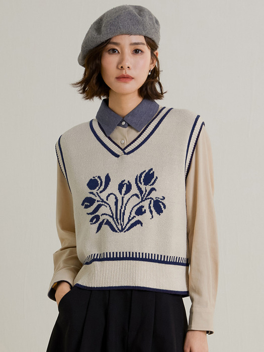 LS_Flower v-neck knitted vest