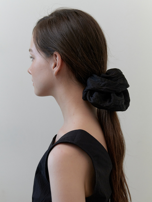 meringue silky scrunch - black