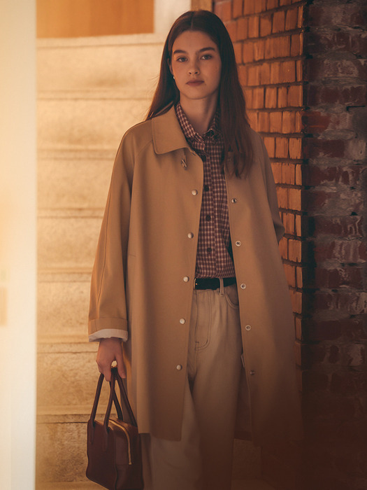 Slim belt raglan sleeve trench coat_Beige