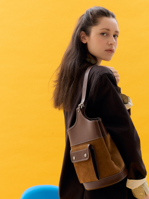 Pocket Bucket Bag (Caramel Suede)