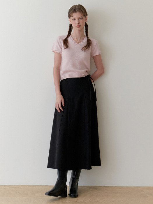 Lavender wool skirt (black)