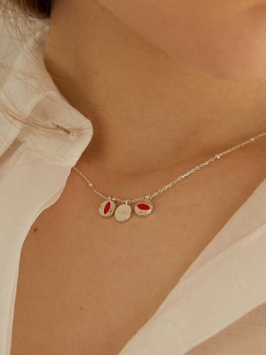 III necklace