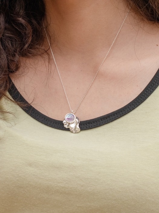 Dewy Leaf Necklace (Silver)