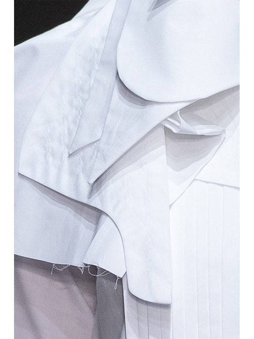  In Her Morning Scene | Shirtdress slim White with Cape