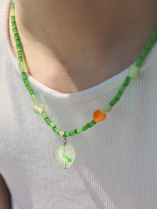 sunny green necklace