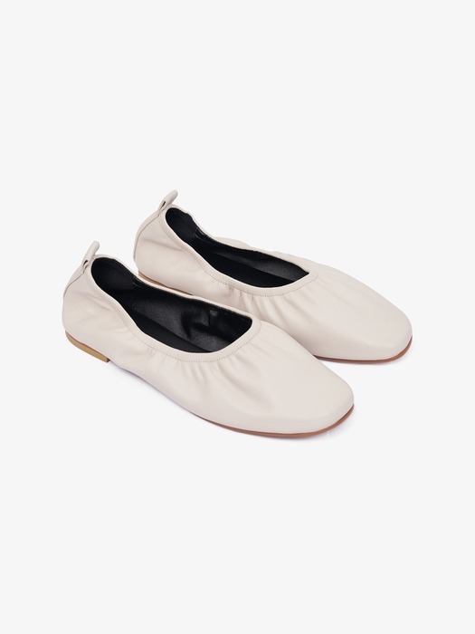 10mm Doris Ballerina Flat Shoes (White)