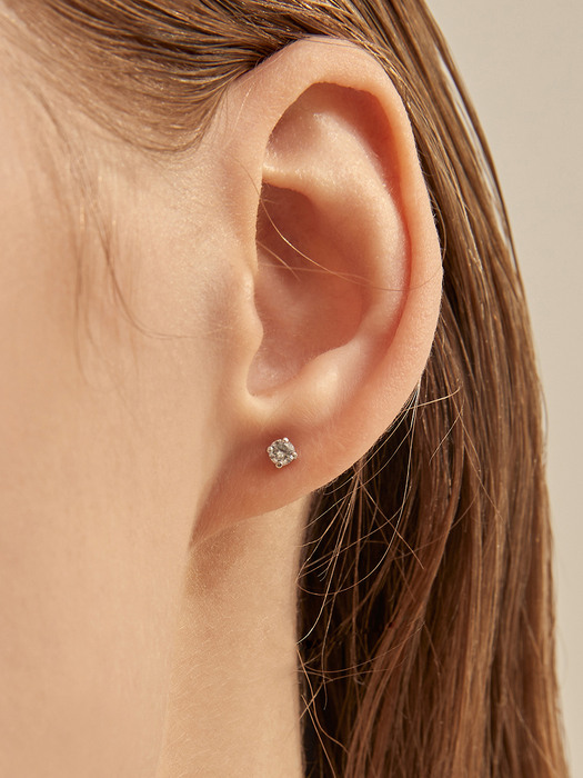 Round Brilliant 0.1 Carat Diamond Simulant Earrings (14K Gold) L DIA 02