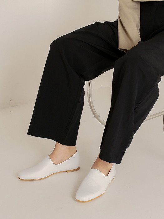 NO. Emma Simple Line Loafer_ WHITE
