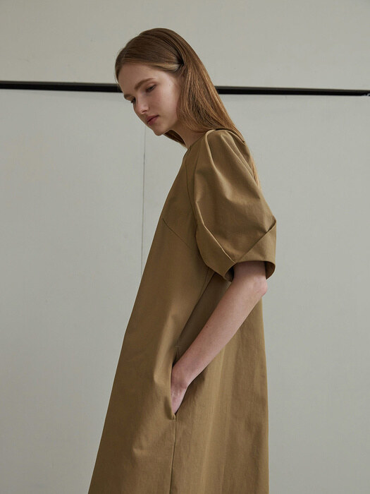 Volume Linen sleeve dress (brown)