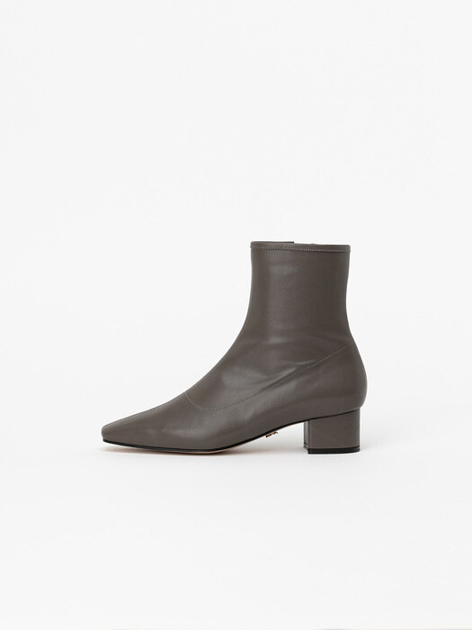 Monique Soft Boots in Solid Grey