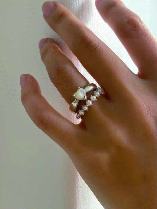 Blossom pearl ring