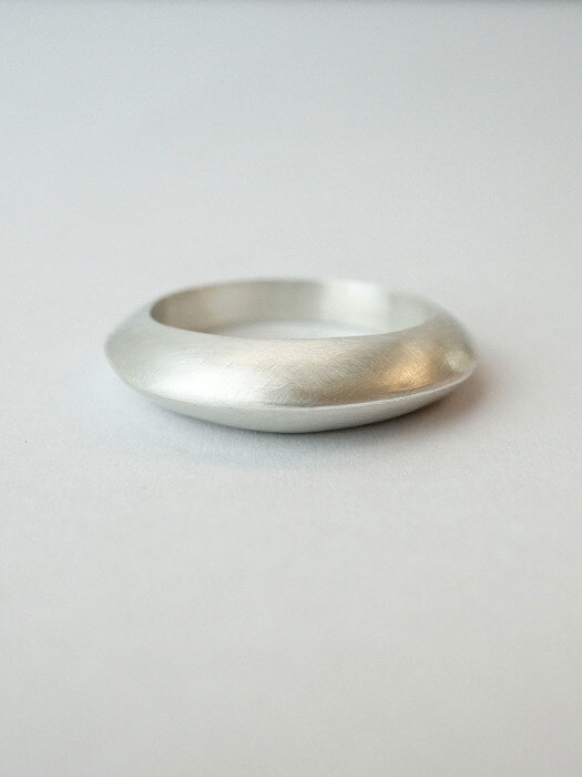 round pointed ring
