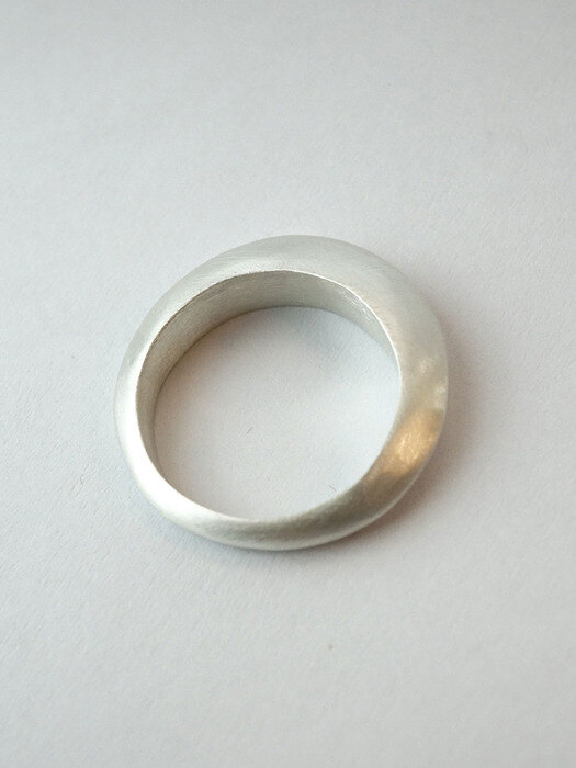 round pointed ring
