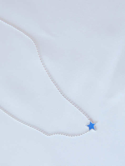 one-colored 90s star necklace