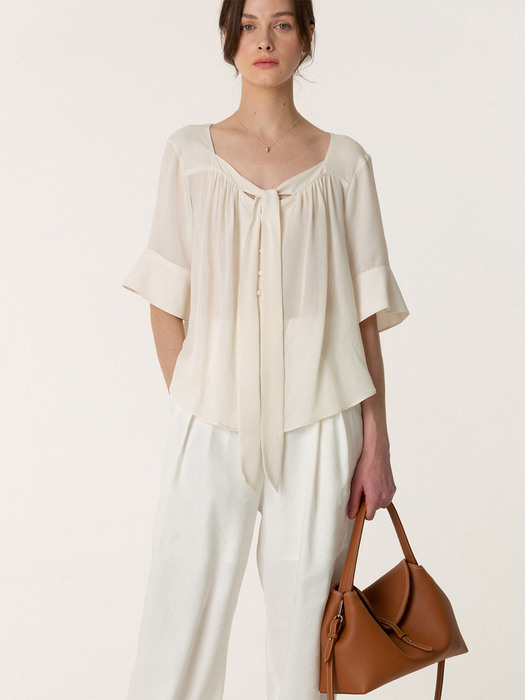 SS23 실크 Silk Crepe Ribbon Tied Blouse Soft-Cream