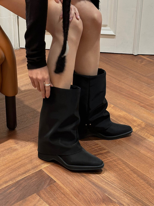 Hill Leg Warmer middle Boots black