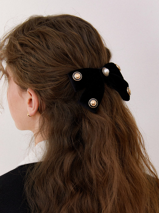 black button velvet ribbon pin_holiday