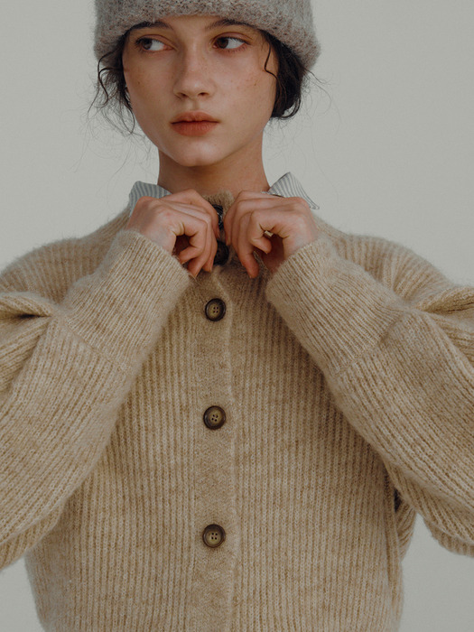 Wool collar knit cardigan. Otmeal