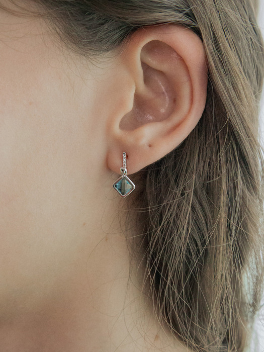 Heart bar with aqua crystal drop earring