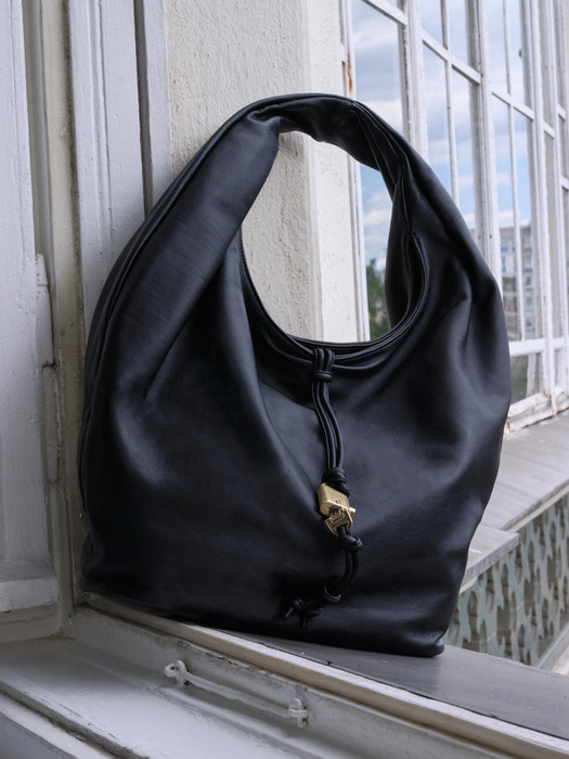 Luv lock hobo bag(Deep sleep)