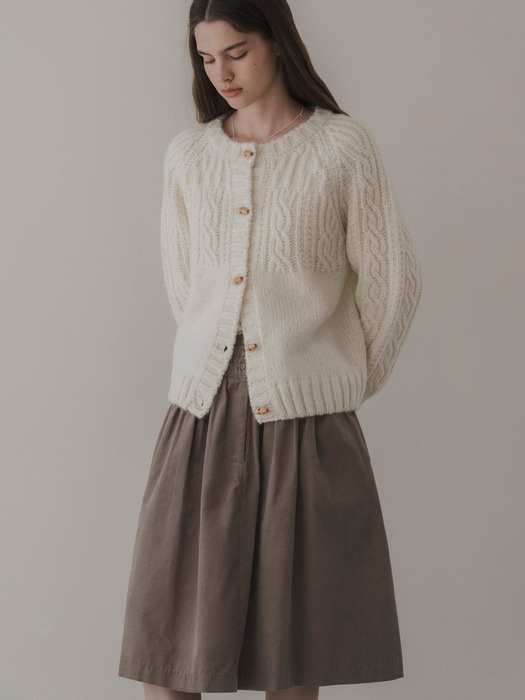 Duffle cable cardigan (ivory)