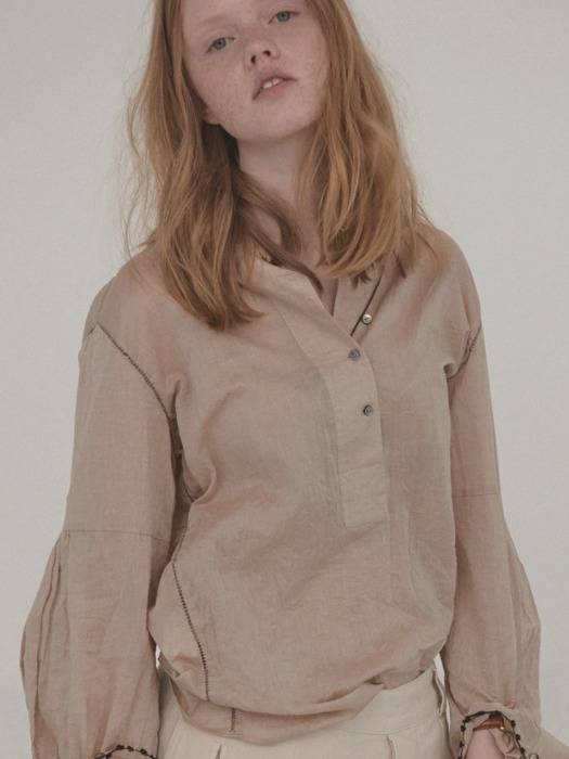 via Lily puff sleeve blouse_Beige
