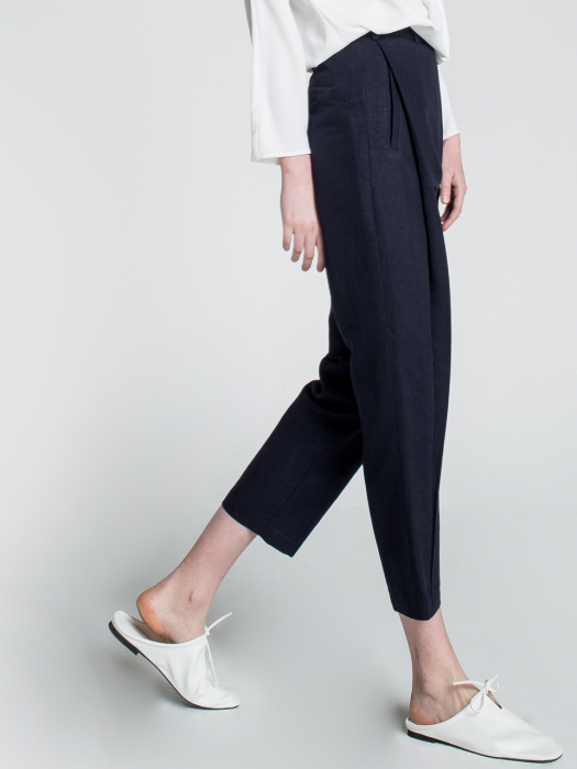 Pin Tuck Linen Slacks Navy