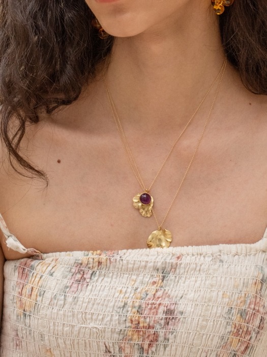 Dewy Leaf Necklace (Gold)
