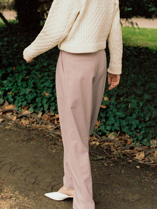 Side Tuck Tapered Slacks in D/Pink_VW0SL1020