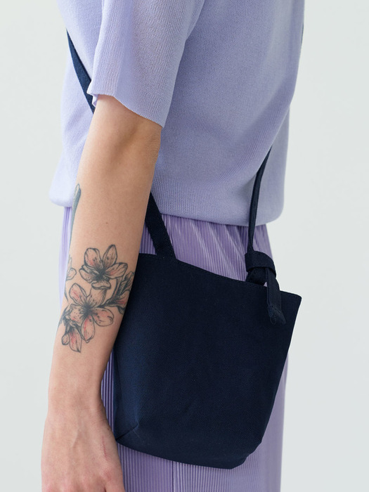 NAVY SHOULDER BAG