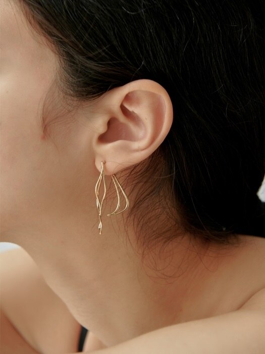 Wavy Sprout Earring