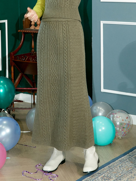 V. twist knit skirt (khaki)