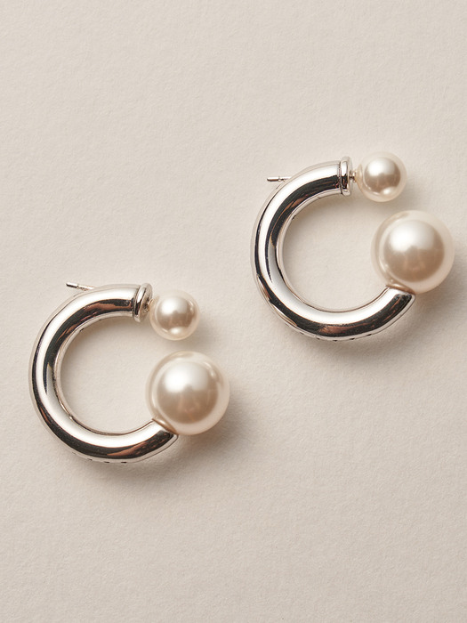 Jaqueline Pearls Earrings