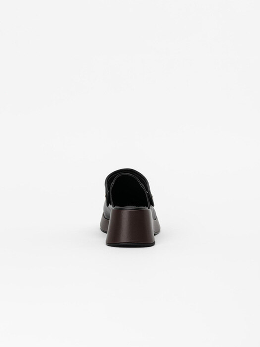 Oline Clog Slingback Slides in Regular Black with Roast Brown