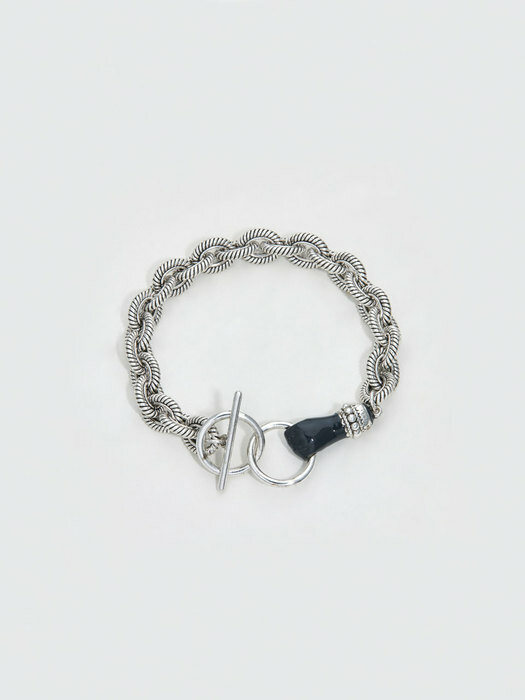 Grab Your Eye Hand Clasp Bracelet (charcoal)