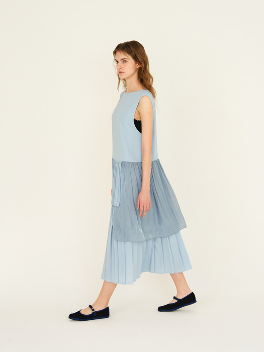 Pleats step dress (Sky blue)